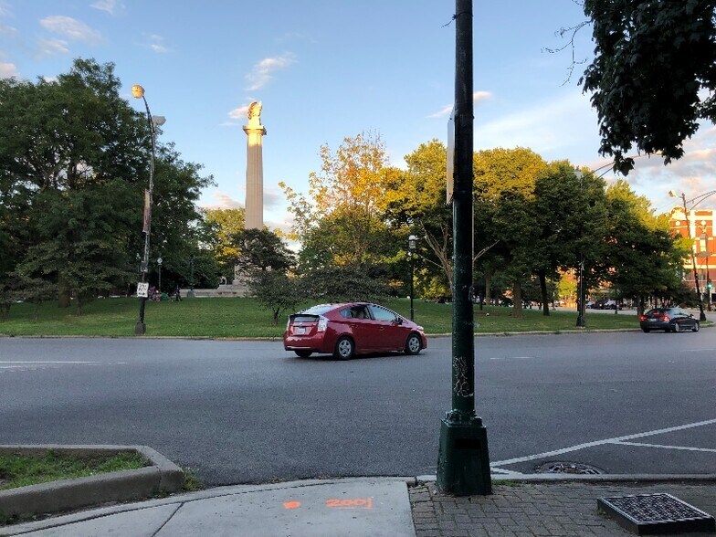 Building Photo - 2556 N Kedzie Blvd