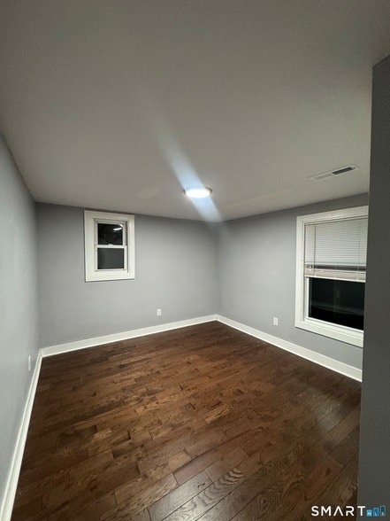 Building Photo - 148 Rosette St