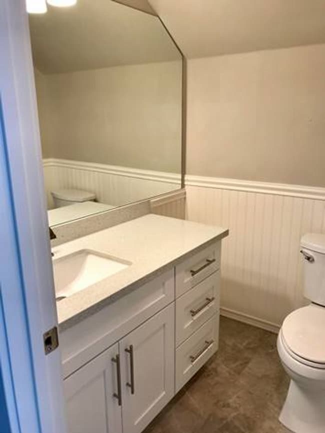 Building Photo - Beautifully remodeled DuPont 2 bedroom 2 bath house with A/C