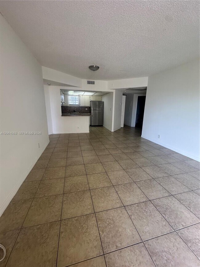 Building Photo - 8290 Lake Dr