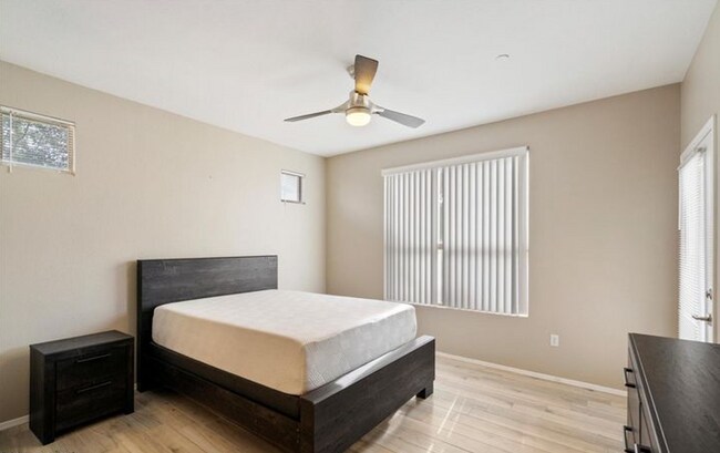 Building Photo - Move Right In! Two Bedrooms - North Scottsdale