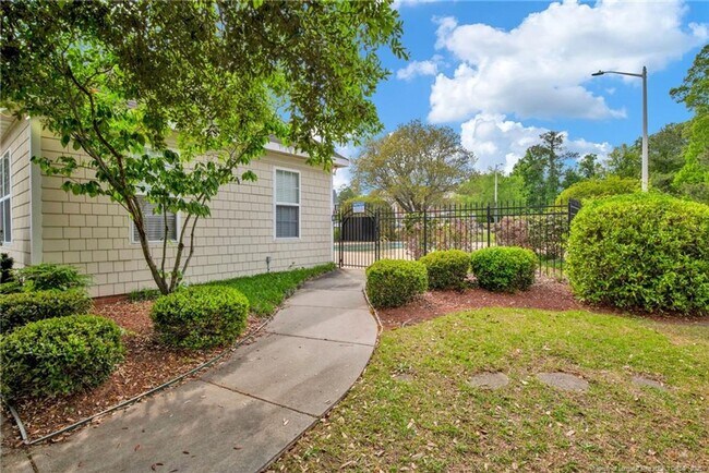 Building Photo - 3BD 2Bath Condo