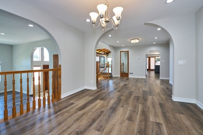 Building Photo - Aqua Vista - Entertainers Playhouse