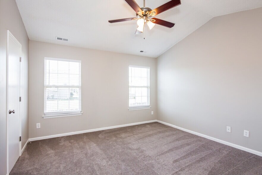 Building Photo - 427 Amhurst St SW