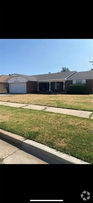Building Photo - 8004 S Country Club Dr