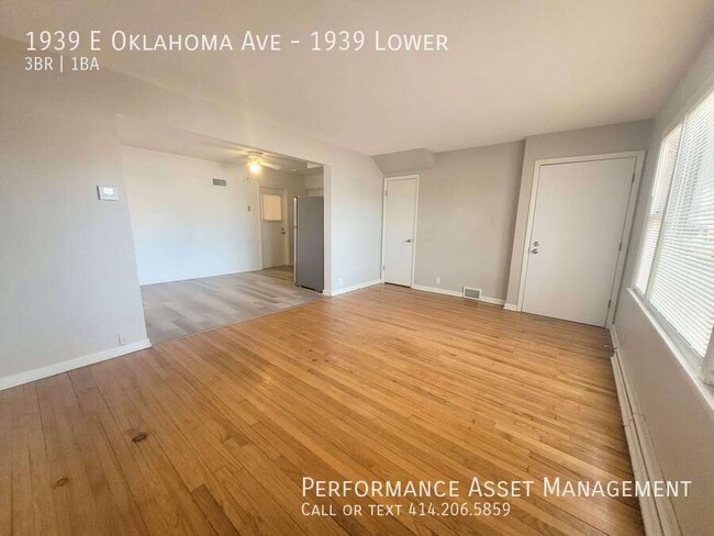 Building Photo - Spacious 3BR lower unit with modern applia...