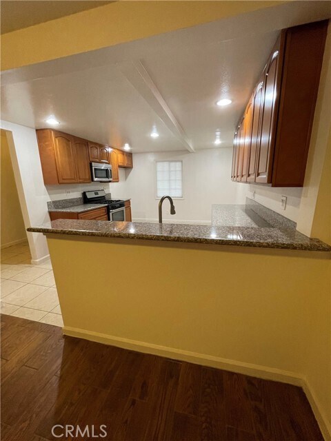 Building Photo - 6141 Marbrisa Ave