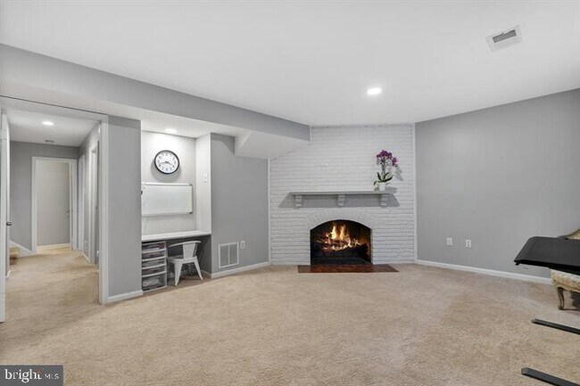 Building Photo - 6707 Melrose Dr