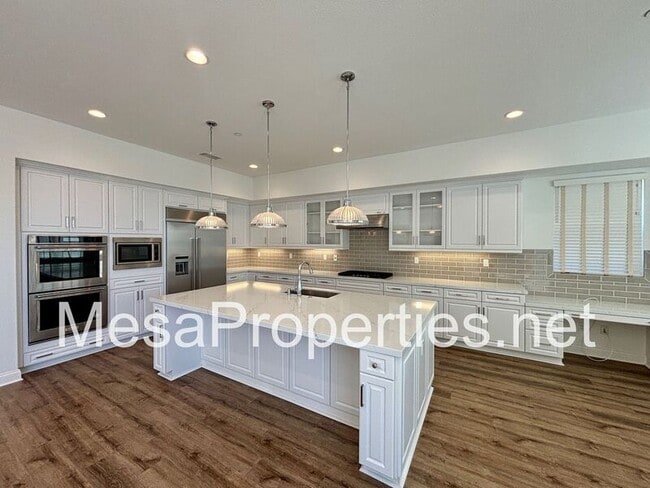 Building Photo - 10045 Goldenrod Ct