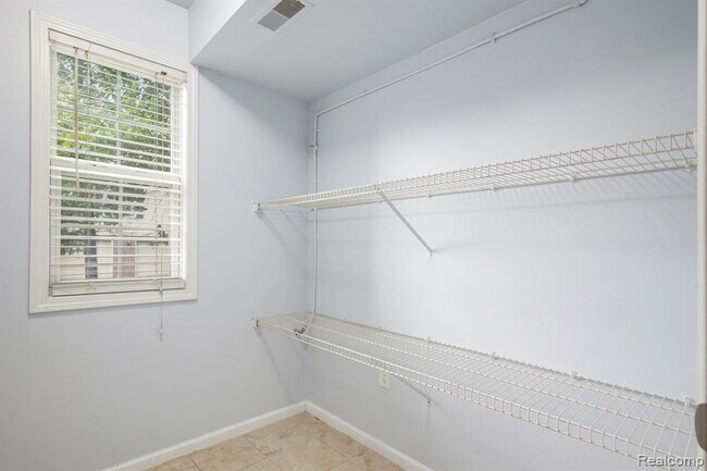 Building Photo - 28139 Carlton Way Dr