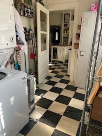 kitchen/washer dryer - 631 Fischer St