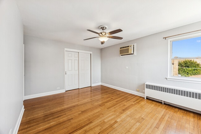 Building Photo - 1953 Euclid Ave