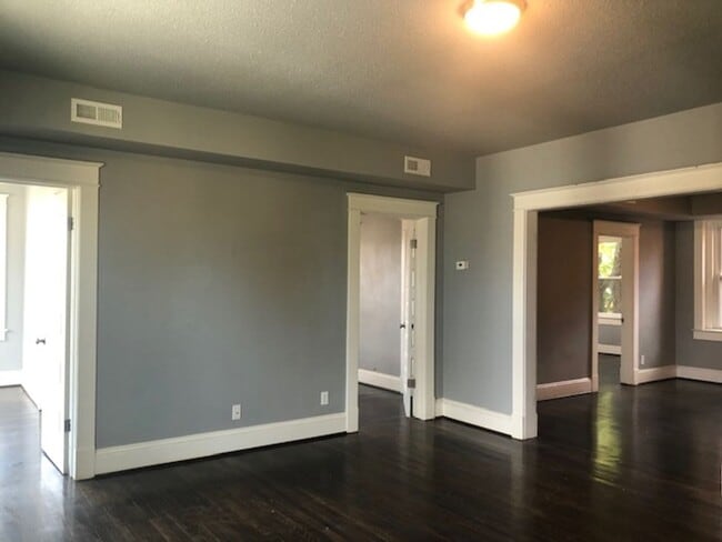 Building Photo - OMO3511-LM