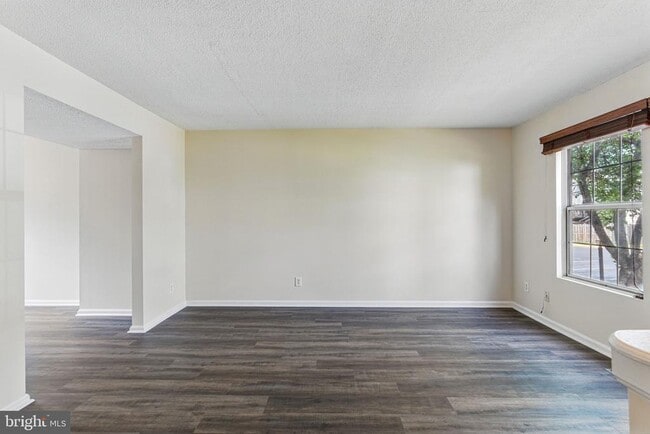 Building Photo - 505 Knollwood Ct