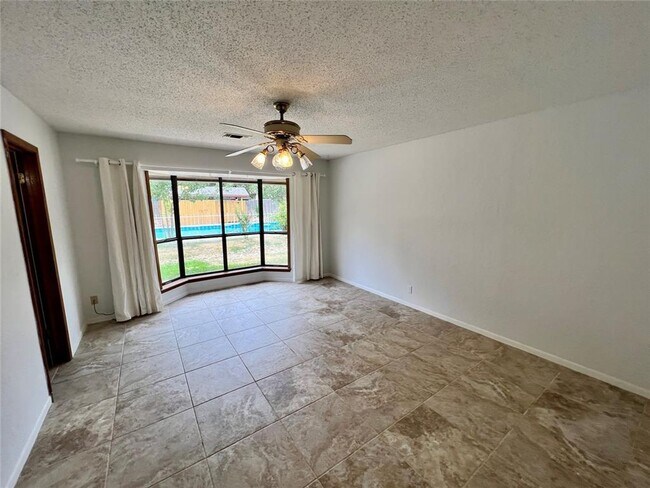 Building Photo - Prestigious Linwood Acres / .44 acres / Rockdale, TX / Swimming Pool