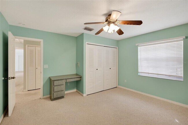 Building Photo - 2065 Oak Beach Blvd