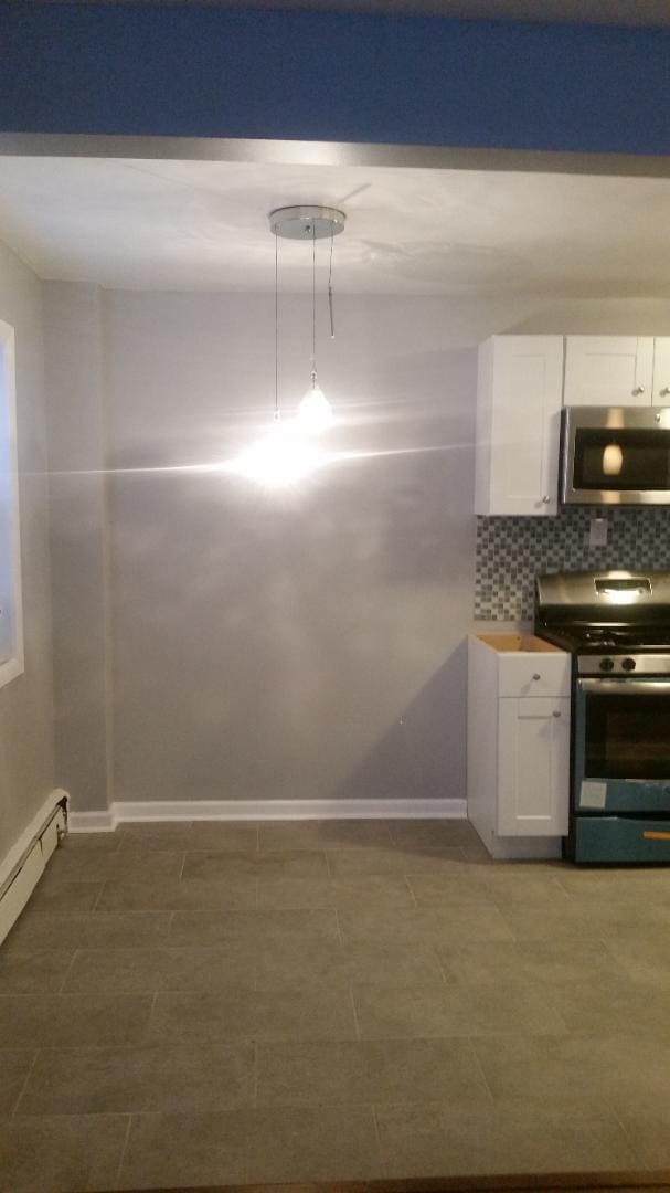 Building Photo - 2405 W Balmoral Ave