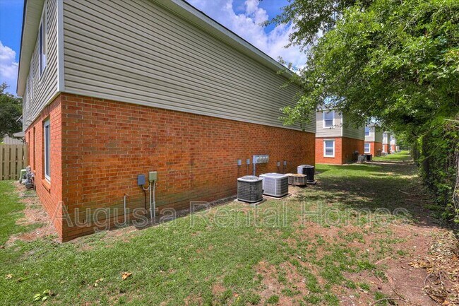 Building Photo - 4014 Wheeler Woods Rd
