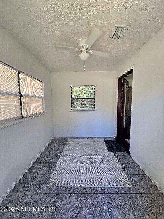 Building Photo - 2456 Ellington Ave