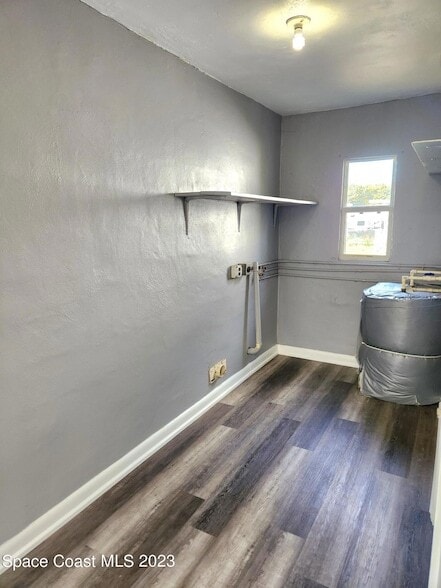 Building Photo - 358 Vesta Cir