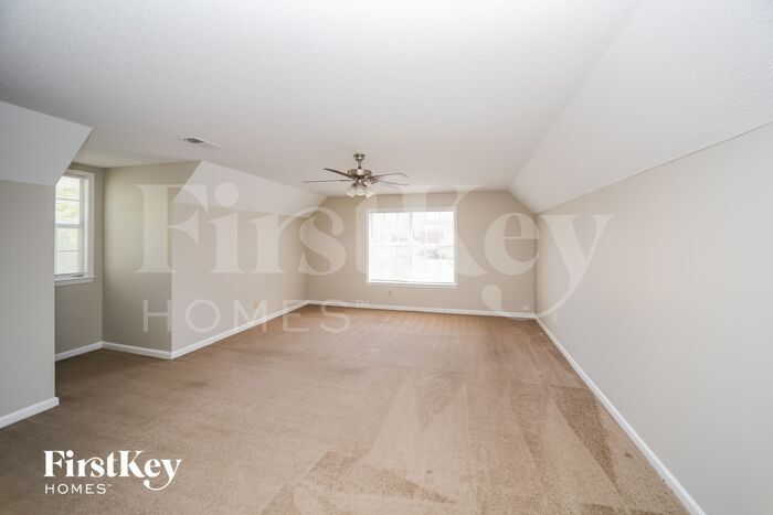 Building Photo - 5393 Lake Village Dr