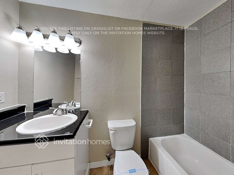 Building Photo - 808 65th Ave W