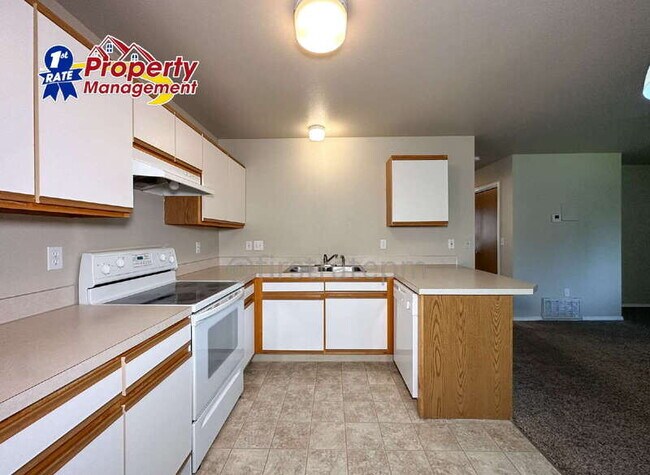 Building Photo - 4721 W Pasadena Ln