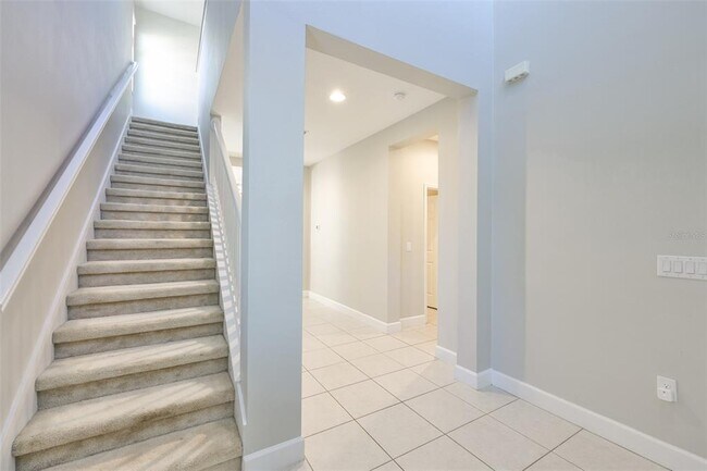 Building Photo - 6207 Voyagers Pl