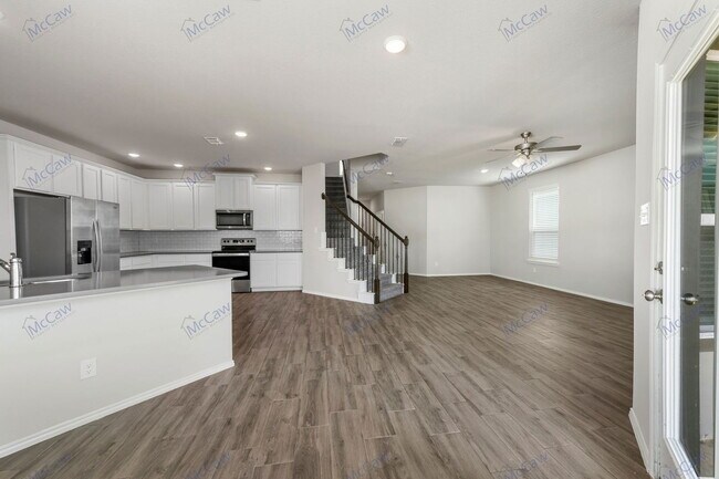 Building Photo - 5933 Hopkins Dr