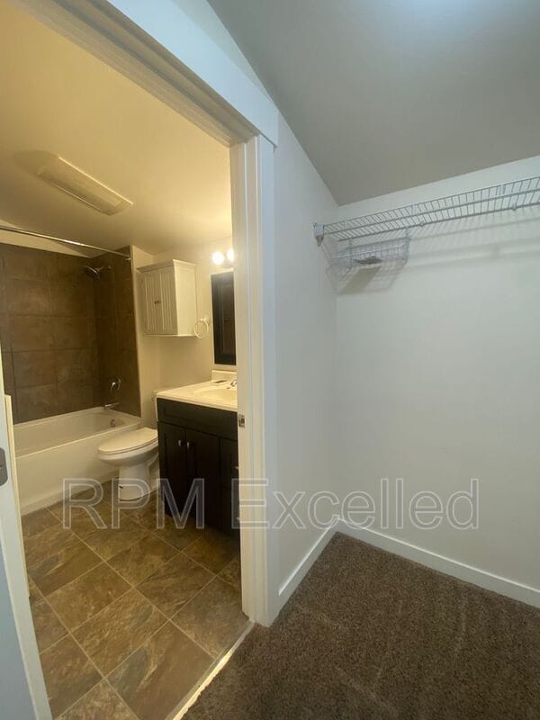 Building Photo - 3714 E I St