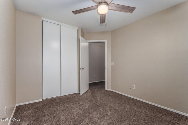 Building Photo - 10513 W Louise Dr