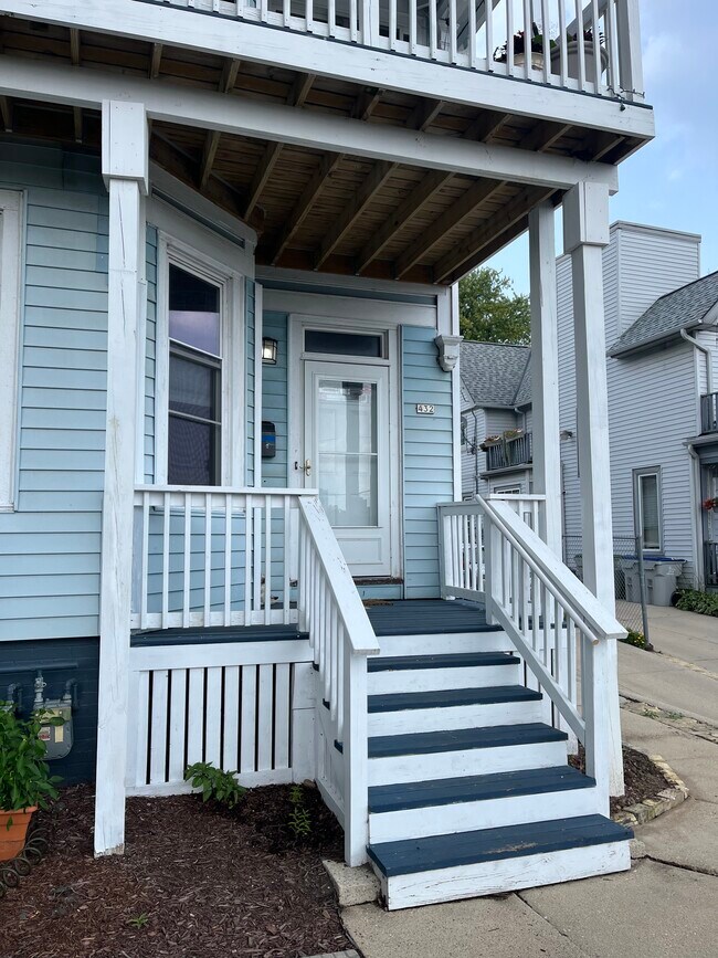 front porch - 432 E Reservoir Ave