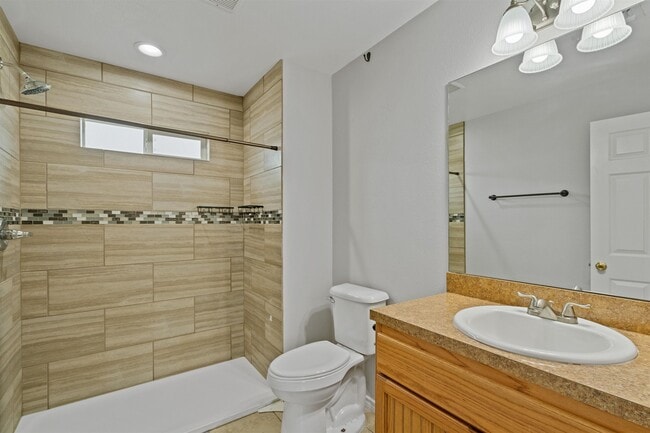 Building Photo - 1013 Tesoro Run