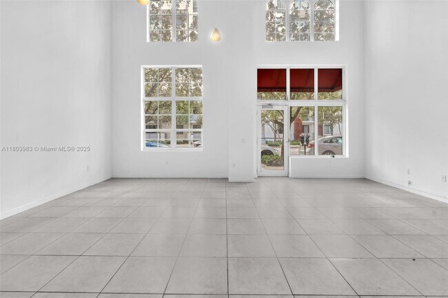 Building Photo - 410 Evernia St
