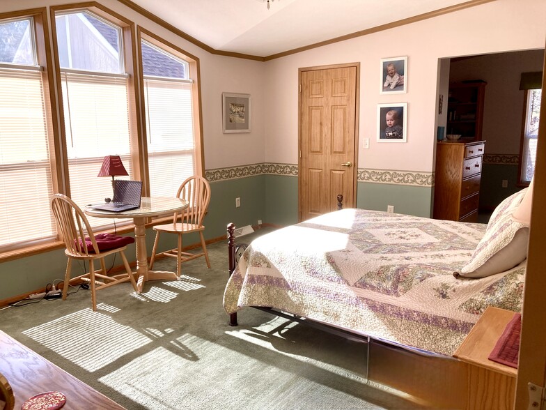 Master Bedroom - 45 Abbott St