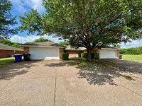 Building Photo - Duplex *LEASING SPECIAL AVAILABLE*