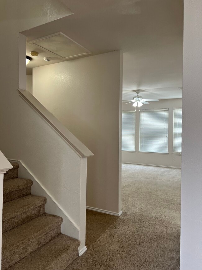 Building Photo - 2701 Clark Dr