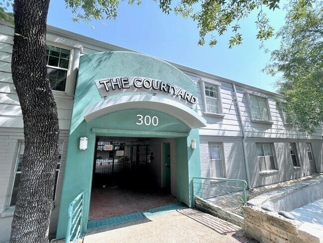 Building Photo - 300 Crockett St