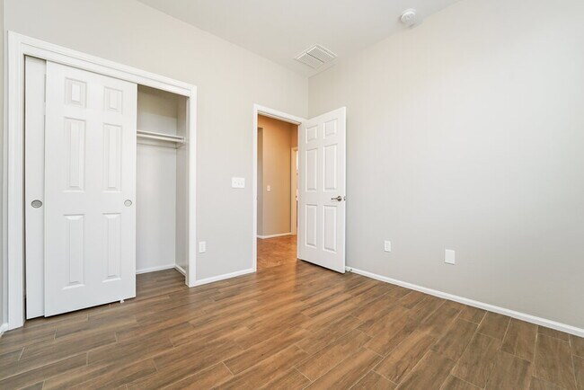 Building Photo - 7554 S Ocean Port Dr