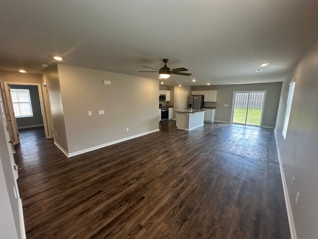Building Photo - Pre-Leasing Now! Beautiful 4-Bedroom, 2-Bath Home in Cullman | Available August 15