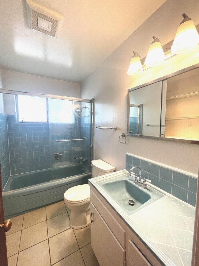 Building Photo - 4120 N Pershing Ave