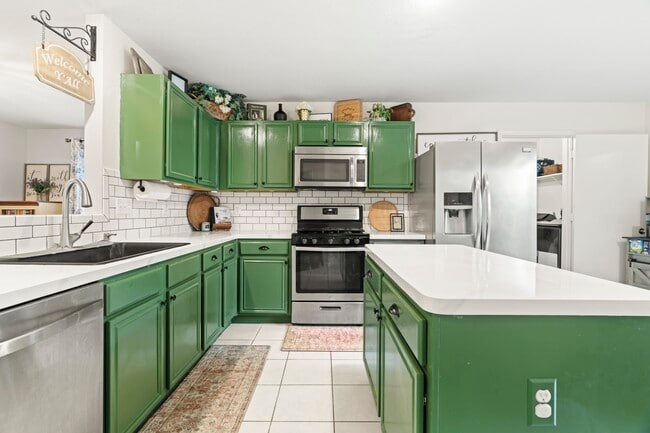 Building Photo - 7226 Buchanan Dr