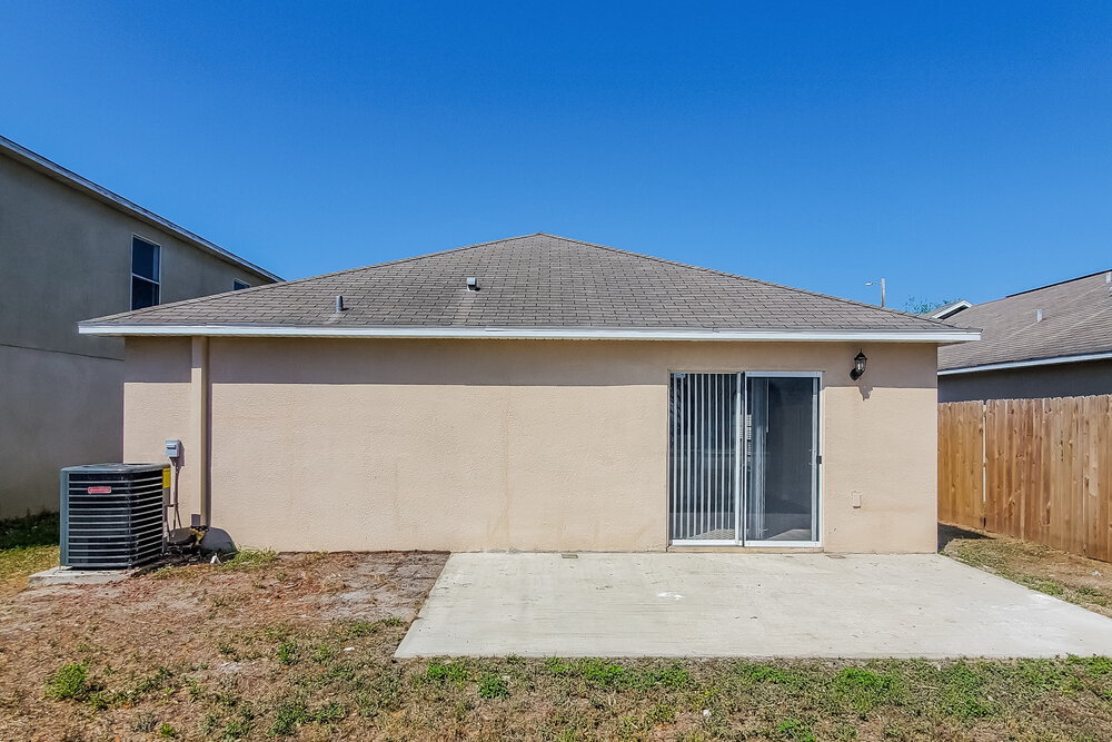 Building Photo - 1023 Brenton Leaf Dr