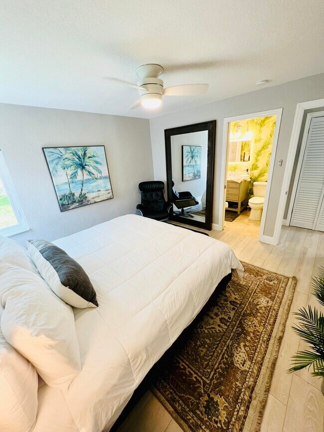 Building Photo - 5365 N Andrews Ave