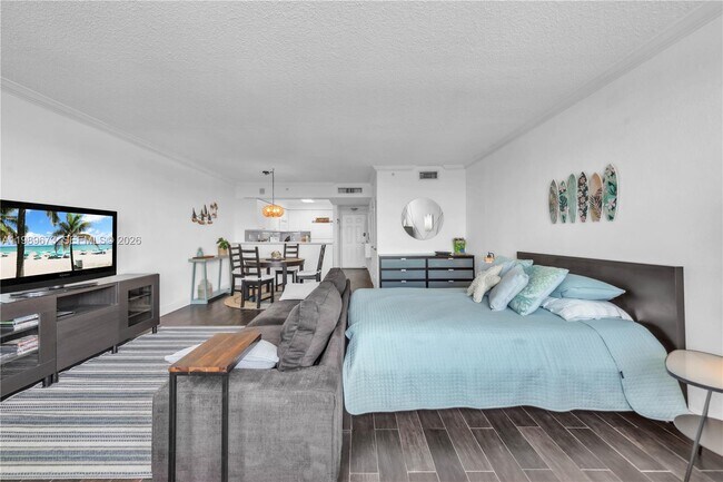 Building Photo - 2501 S Ocean Dr