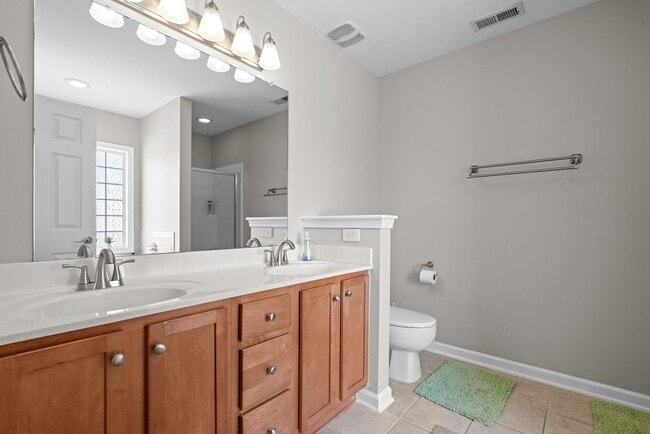 Building Photo - 3 Bed 2 Bath Convenient to Fayetteville an...