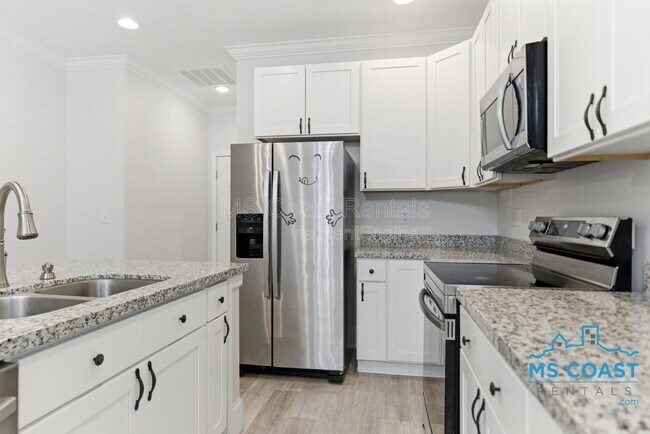 Building Photo - 15334 Oak Creek Cove