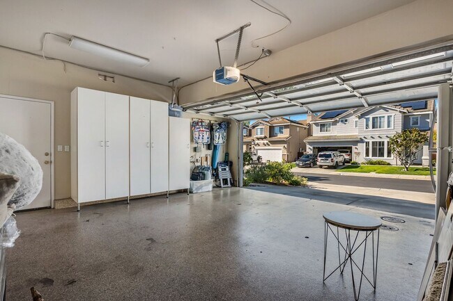 Building Photo - 4 Bedroom Designer Dream Home in La Costa