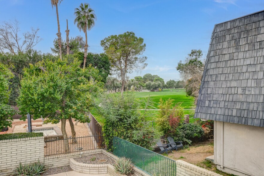 Building Photo - 945 Vegas Valley Dr