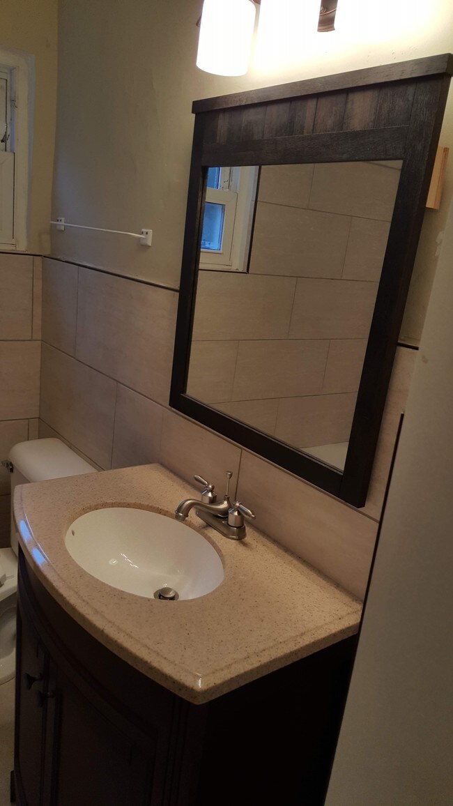 Building Photo - 1931 Northwest Blvd